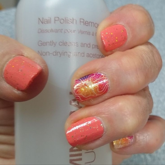 Color Street Nail Polish Strips in shade Poppy That - Picture 4 of 4